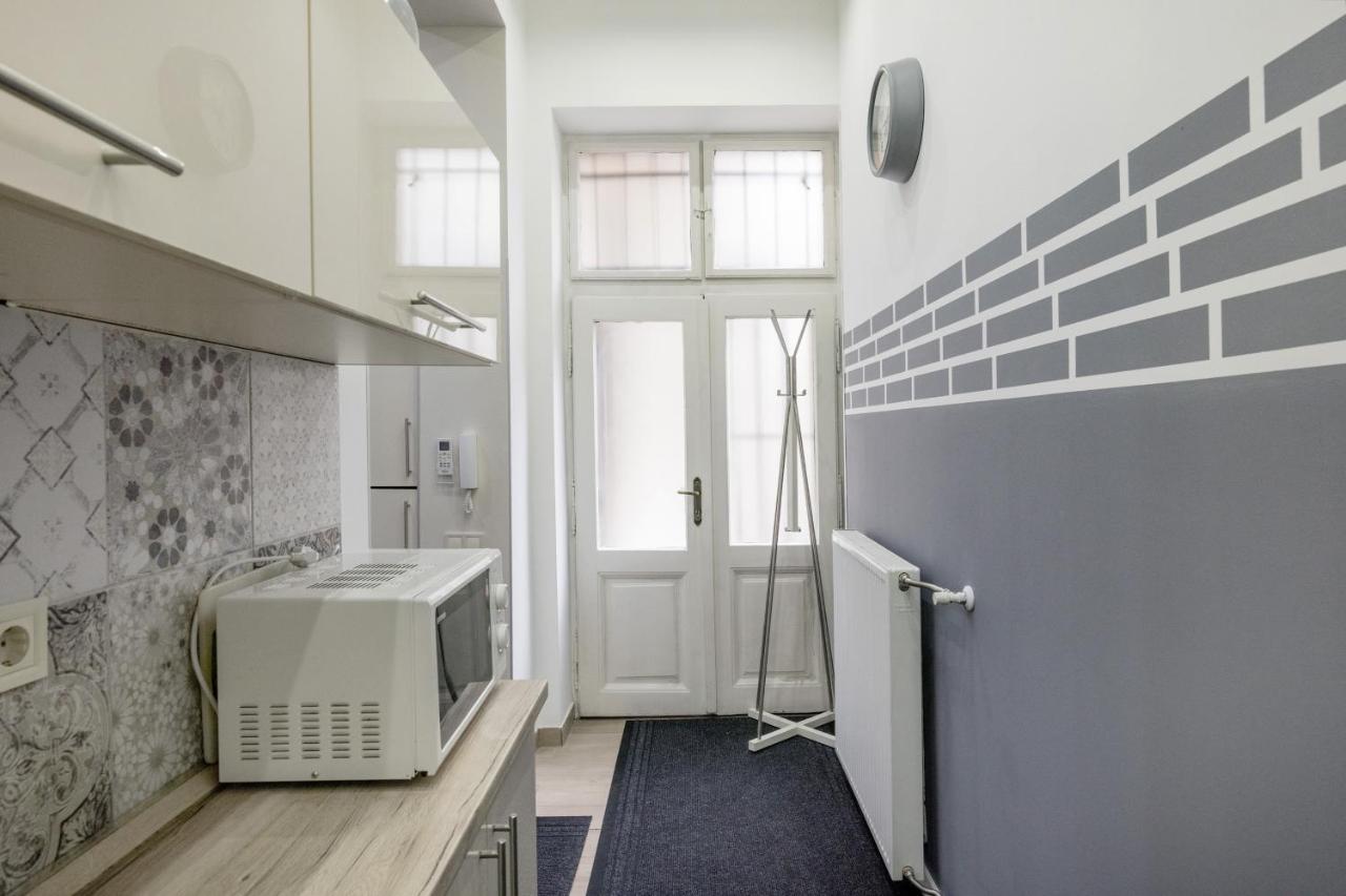 בודפשט O Street 3 Bedroom Stylish Apartment מראה חיצוני תמונה