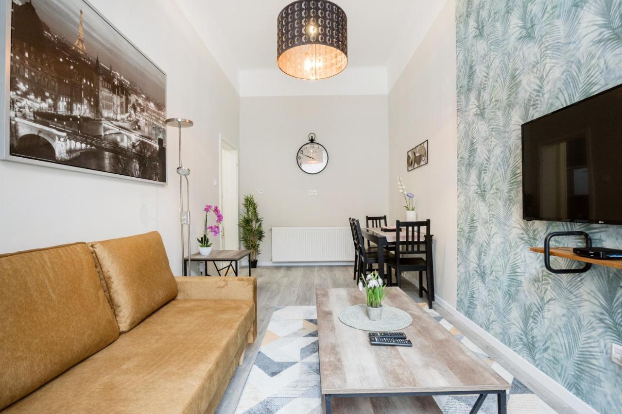 בודפשט O Street 3 Bedroom Stylish Apartment מראה חיצוני תמונה