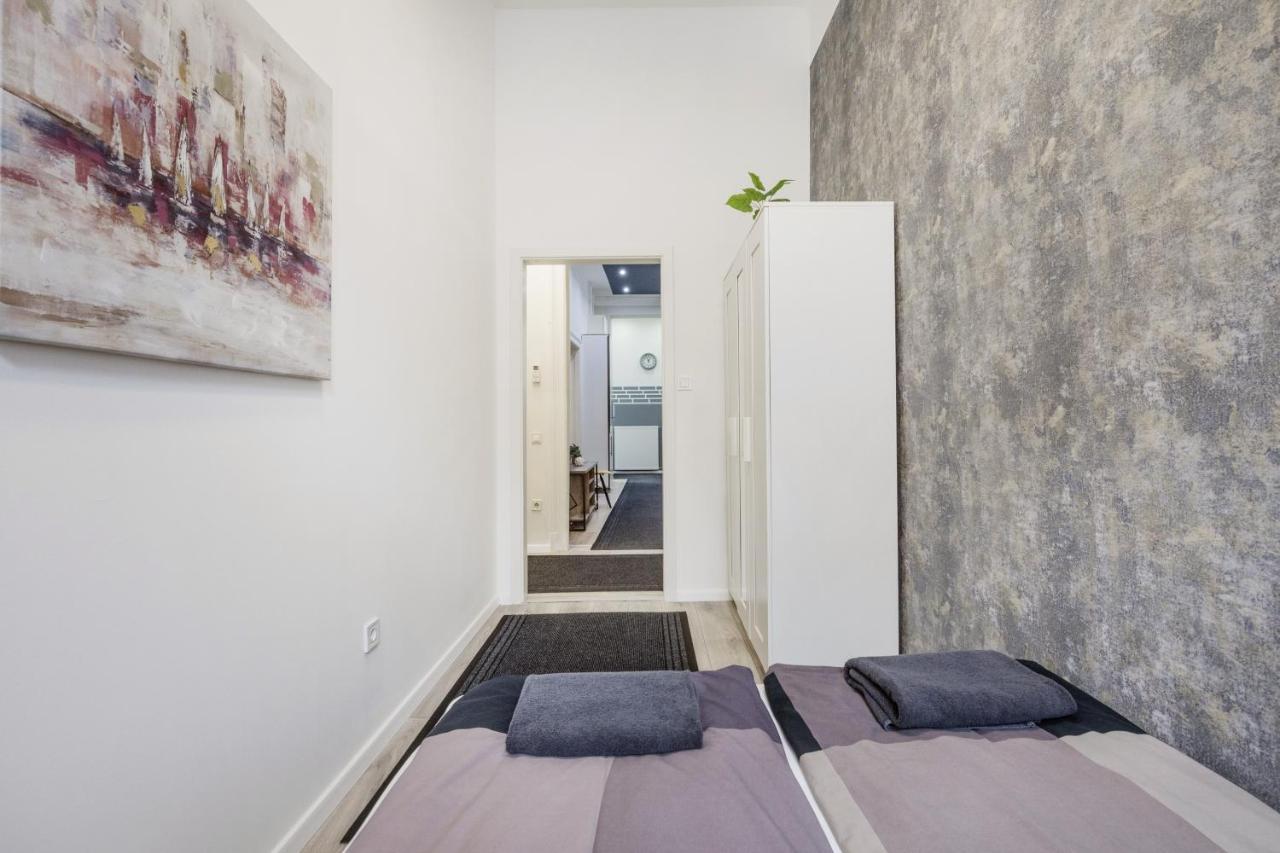 בודפשט O Street 3 Bedroom Stylish Apartment מראה חיצוני תמונה