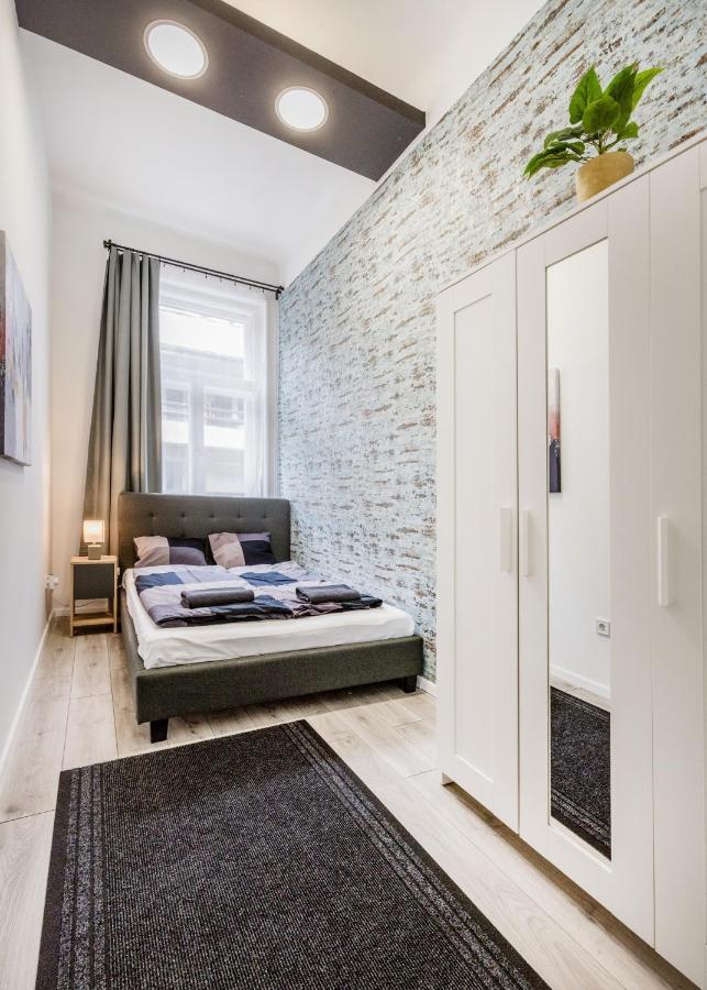 בודפשט O Street 3 Bedroom Stylish Apartment מראה חיצוני תמונה