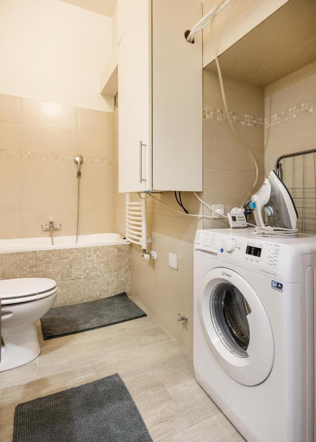 בודפשט O Street 3 Bedroom Stylish Apartment מראה חיצוני תמונה