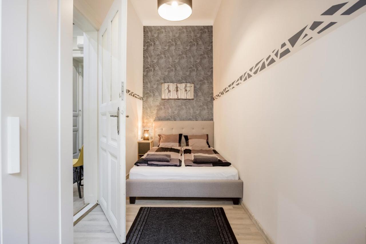 בודפשט O Street 3 Bedroom Stylish Apartment מראה חיצוני תמונה